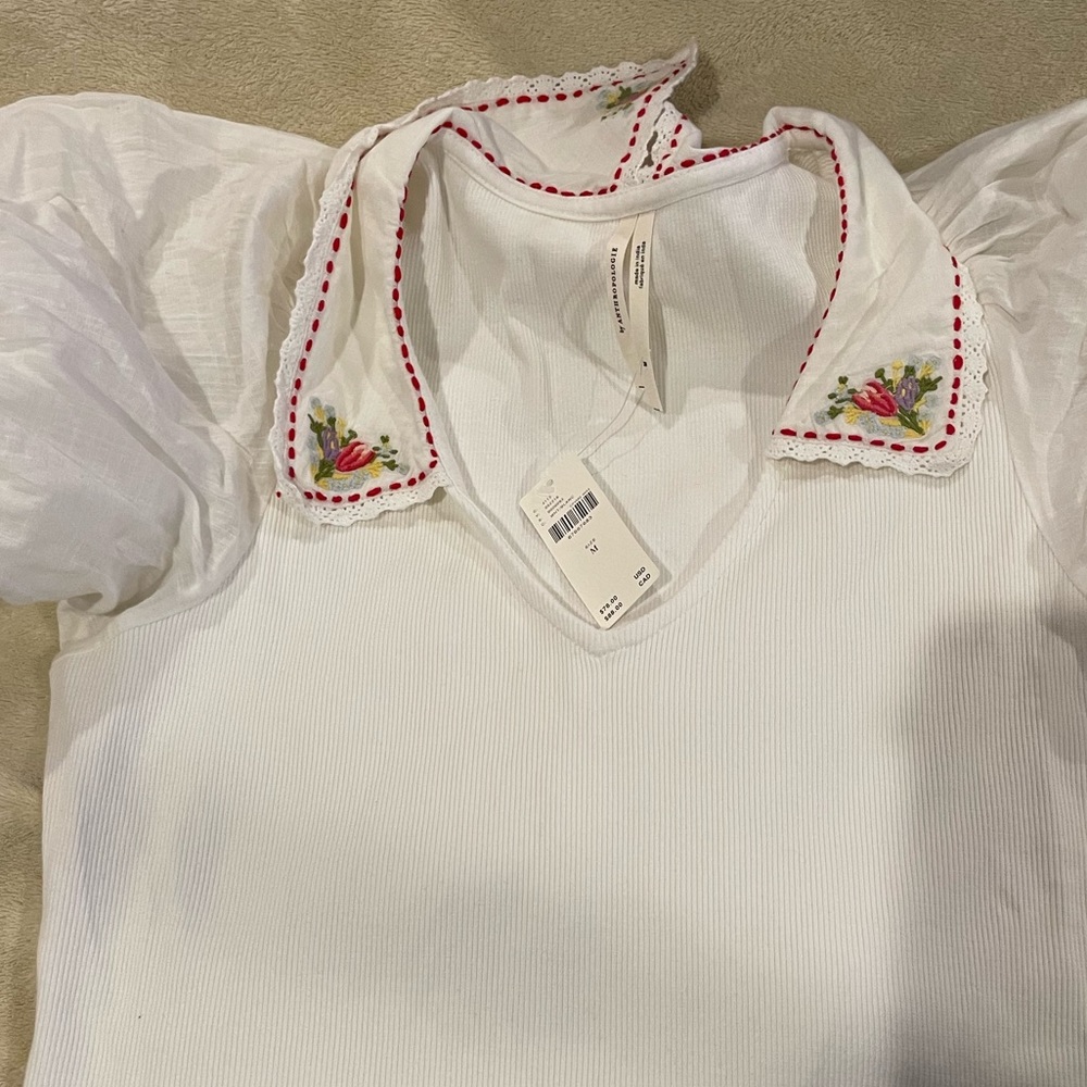 Cute white Anthropologie collared shirt size medium…bn